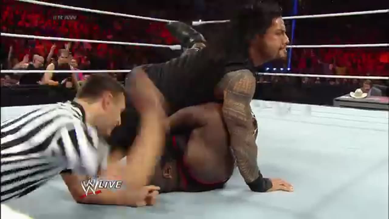 Mark_Henry_vs_Roman_Reigns_Raw_Feb_17_2014