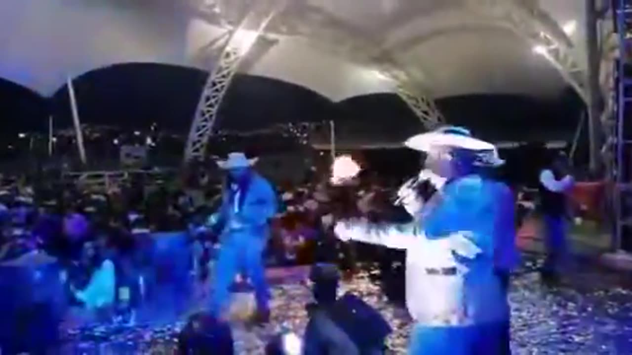 De Corazon Calentano --- En Vivo --- De Las Composiciones --- La Esperanza De Tierra Caliente