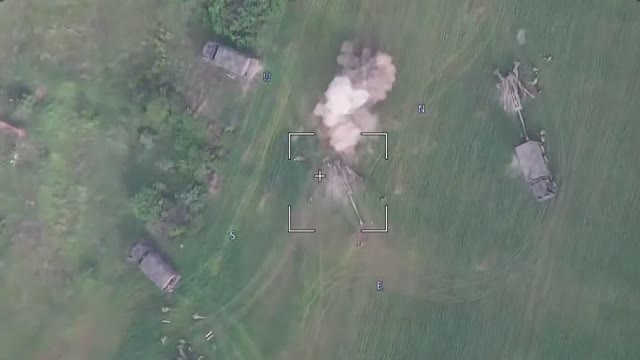 Russian Military Destroys Several M777 Howitzers Delivered to Kiev forces in a Coordinated Attack