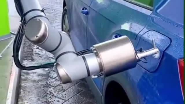 ARE YOU READY FOR THIS ROBOT TO PUMP YOU GAS