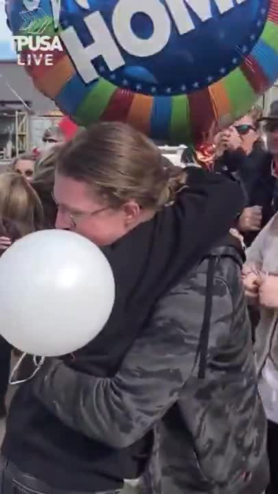 Canadian Convoy Leader Released from Jail, Receives a Hereo's Welcome