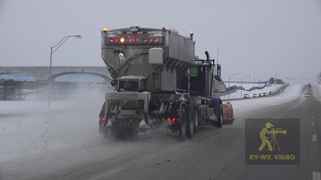 Central, Kentucky Frozen Roads Snow - Winter Storm Garrett