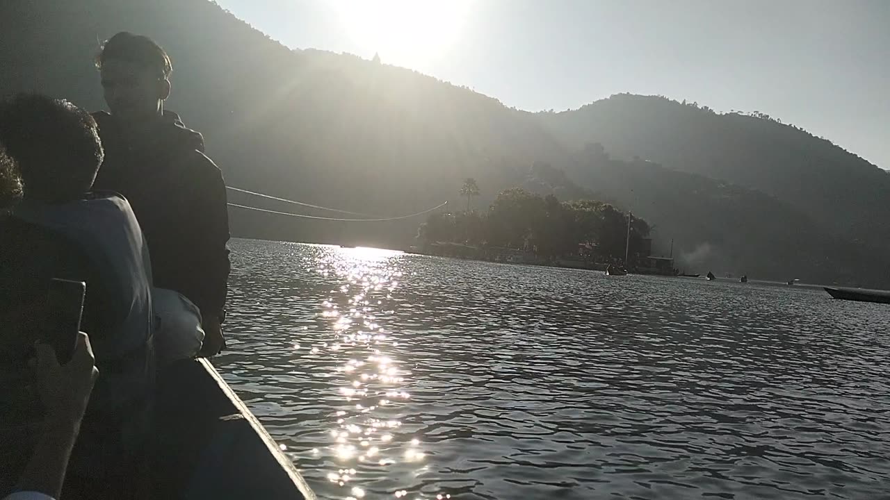 Beautiful Fewa Lake in Nepal!! Pokhara