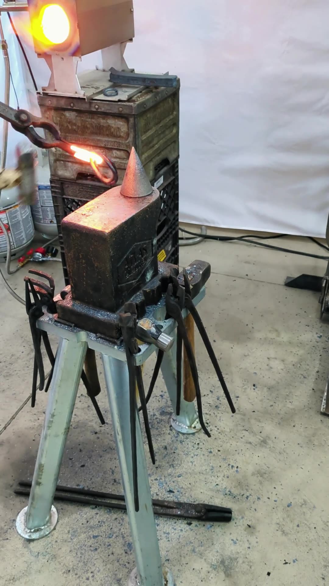 Anvil - Atlas 66 lbs Bladesmith - Atlas Knife & Tool