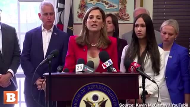 Rep. Maria Salazar dice a Biden: "Restituisci internet a Cuba o lo faremo noi dalla Florida"