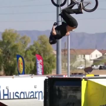 Cycle stunt hard work