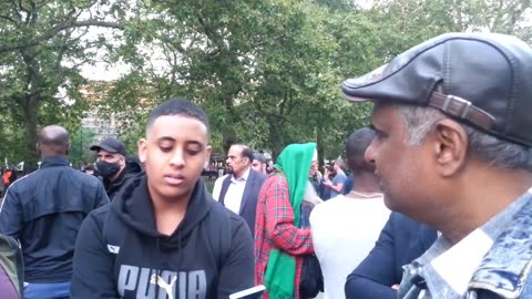 Speakers Corner - Uncle Sam & Muslims - a Question Backfires on a Muslim When he