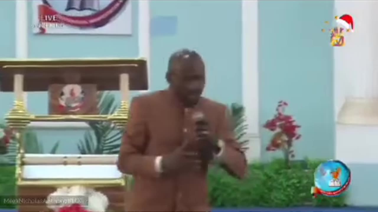 See How Apostle Johnson suleman confronted a Girl Watch