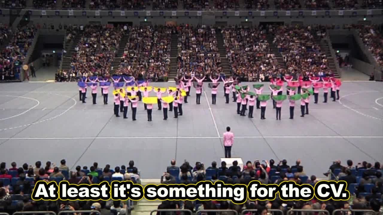 Crazy Japanese Synchronized Walking