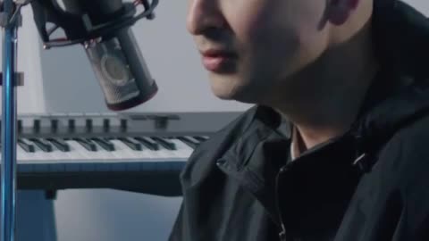 Nice voice. Very beautiful voice watch to end