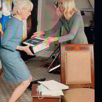 THE ENEMY OF THE PEOPLE🎬🎙️📰📺💫