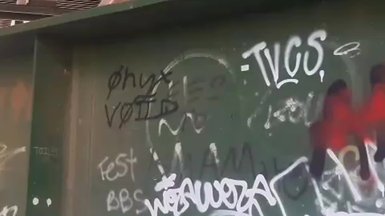 ΕΞΩ ΤΟ ΙΣΛΑΜ ΚΑΙ ΚΟΜΜΑΤΑ ΑΠΟ ΤΙΣ ΓΕΙΤΟΝΙΕΣ ΜΑΣ!!!