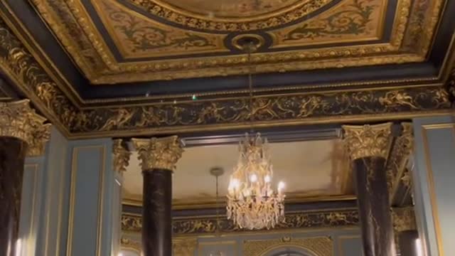 POV: You're exploring Paris and come across the most beautiful Starbucks in the world