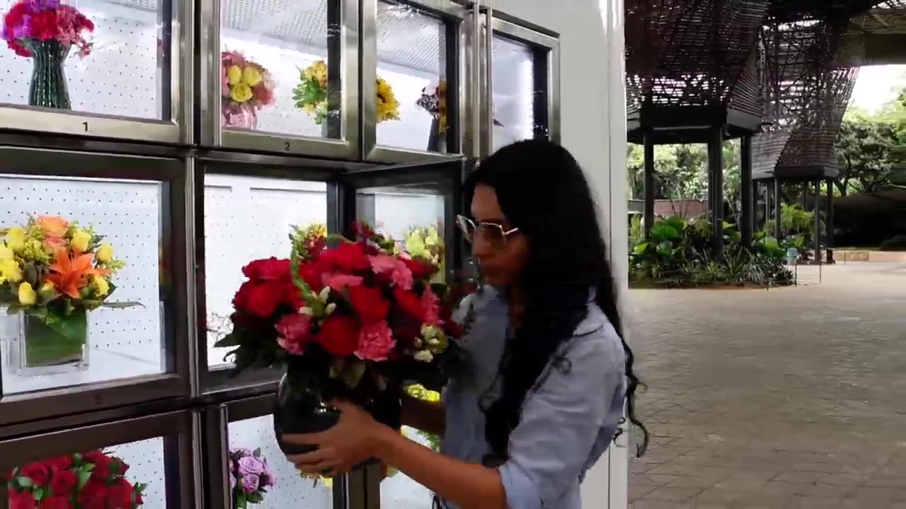 flower vending machine# flower vending machine singapor# flower bouquet vending machin#