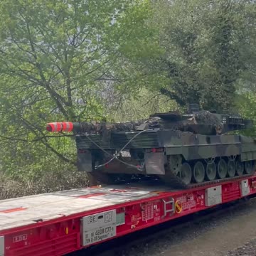 Loading of Leopard tanks