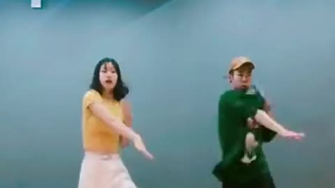 Viral Korean dance craze.!