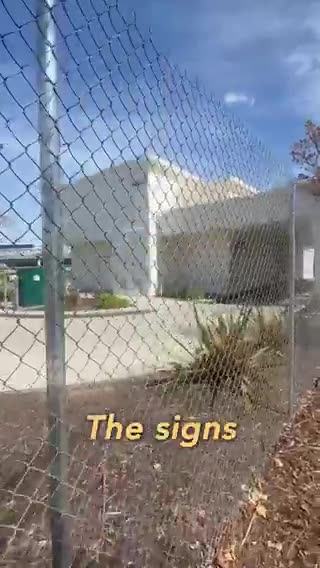 Benny Johnson - I Just Got ROBBED At In-N-Out Burger 🍔