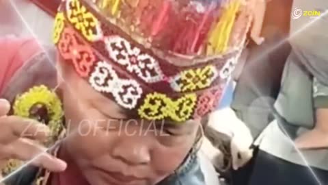 Detik-detik Raja salman Dampingi Ibu Dayak keliling Ka'bah