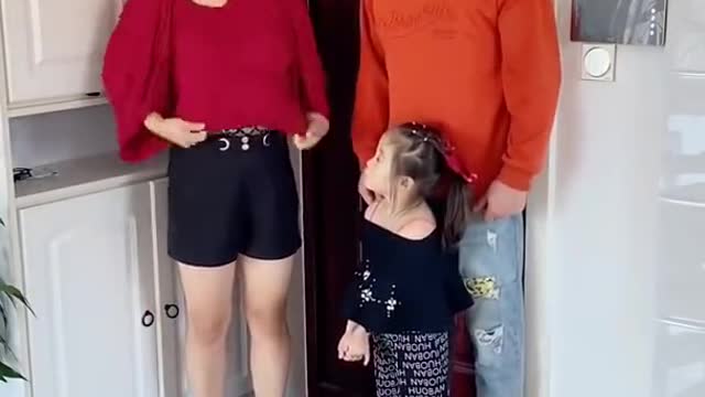 Mother & Daughter Confuse Father - CUTE!!!!