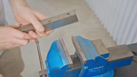 How to easily make Hinges - including the Jig - using Basic Tools-8