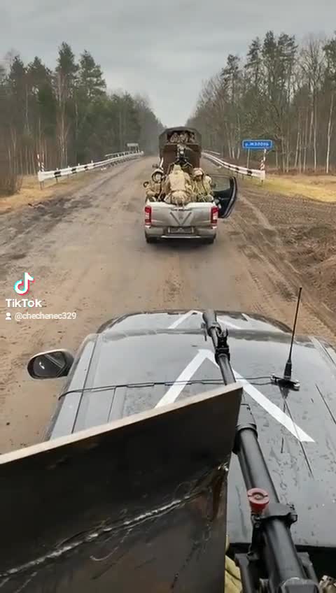 Chechen special forces in pickup trucks