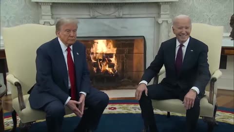 Trump se mračil, zatímco Biden byl ze setkání s Trumpem radostí bez sebe!