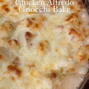 "Gnocchi Bliss: Cheesy Chicken Alfredo Bake for a Comfort-Food Extravaganza!"