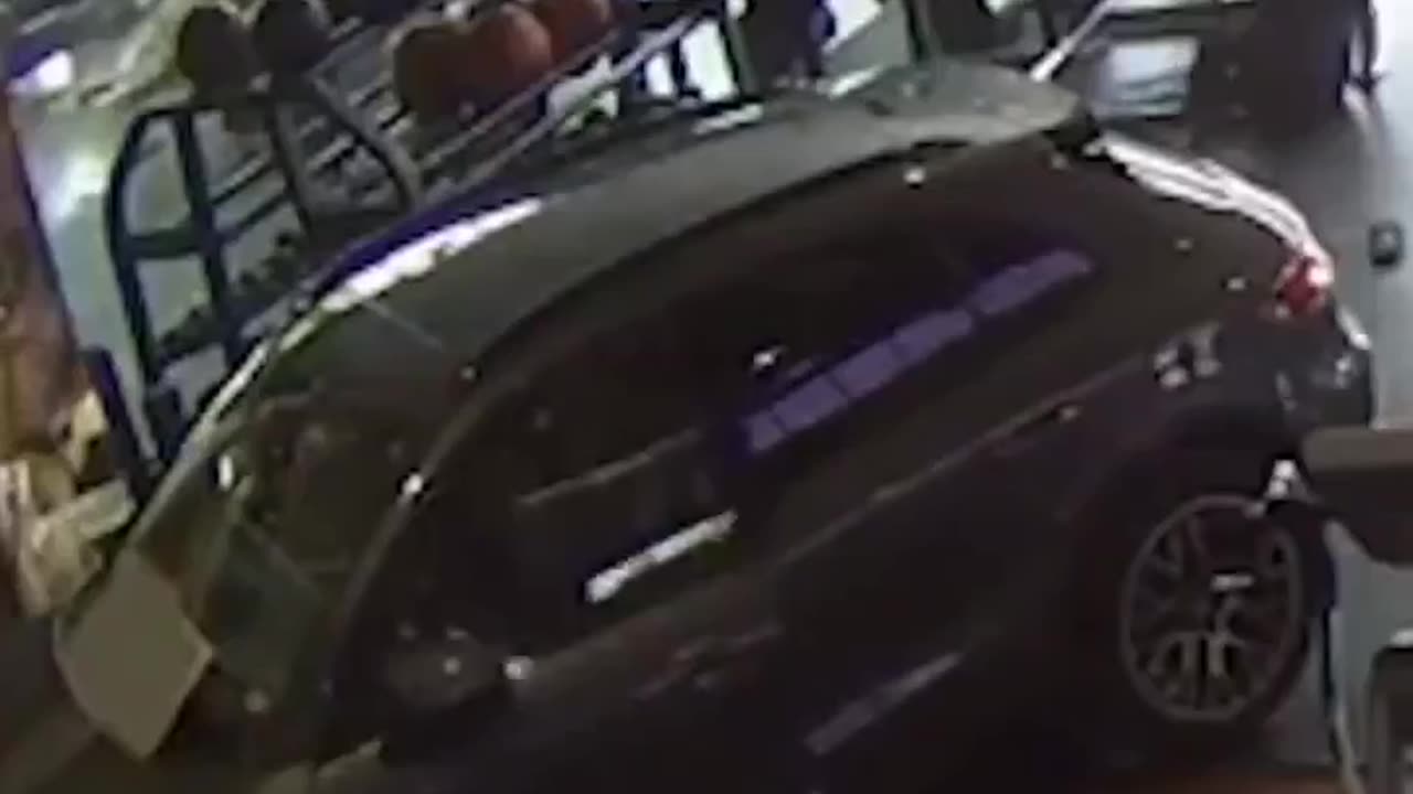 SUV crashes into Dallas Gym