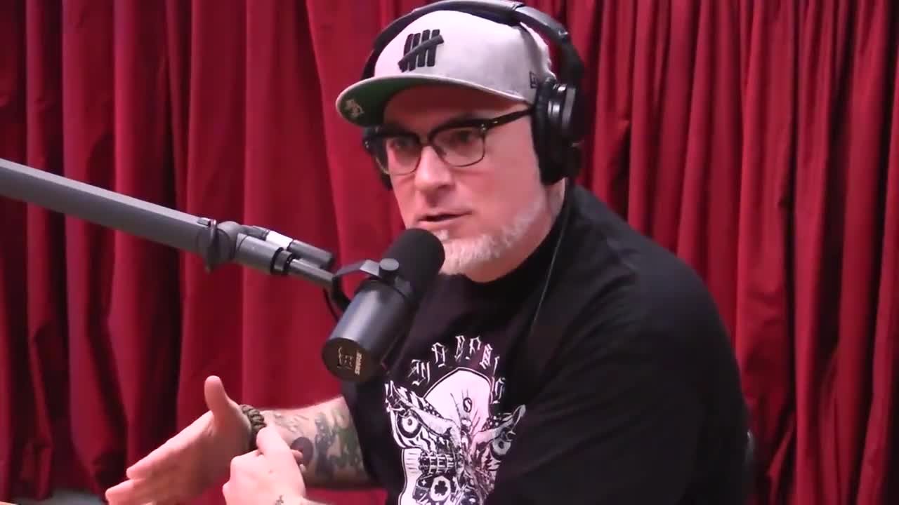 Joe Rogan plays Good to Everlast