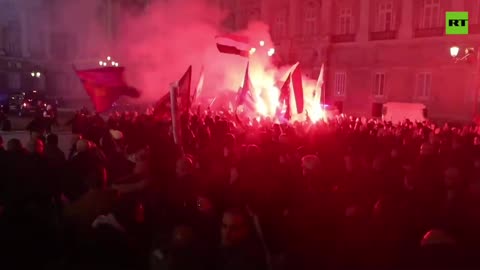 Migliaia di manifestanti Antifa accusano Israele la NATO e l'Ucraina di crimini di guerra.