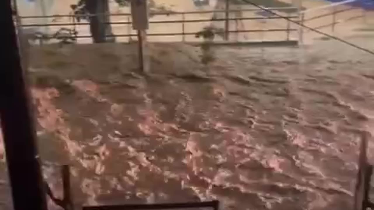 🇨🇴🚨⛈️ Colombia - Flooding due to the overflow of several pipes in the urban area of Cupiagua