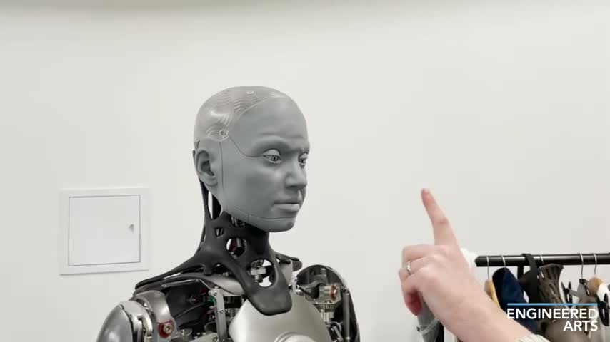 Technology / Robot "Freaks Out"