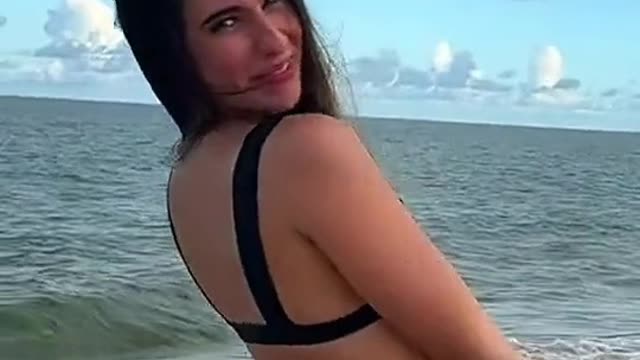 The 1st video of sexy girl dancing #sexy #sexygirl #sexyy #sexygilr #loira #loiras