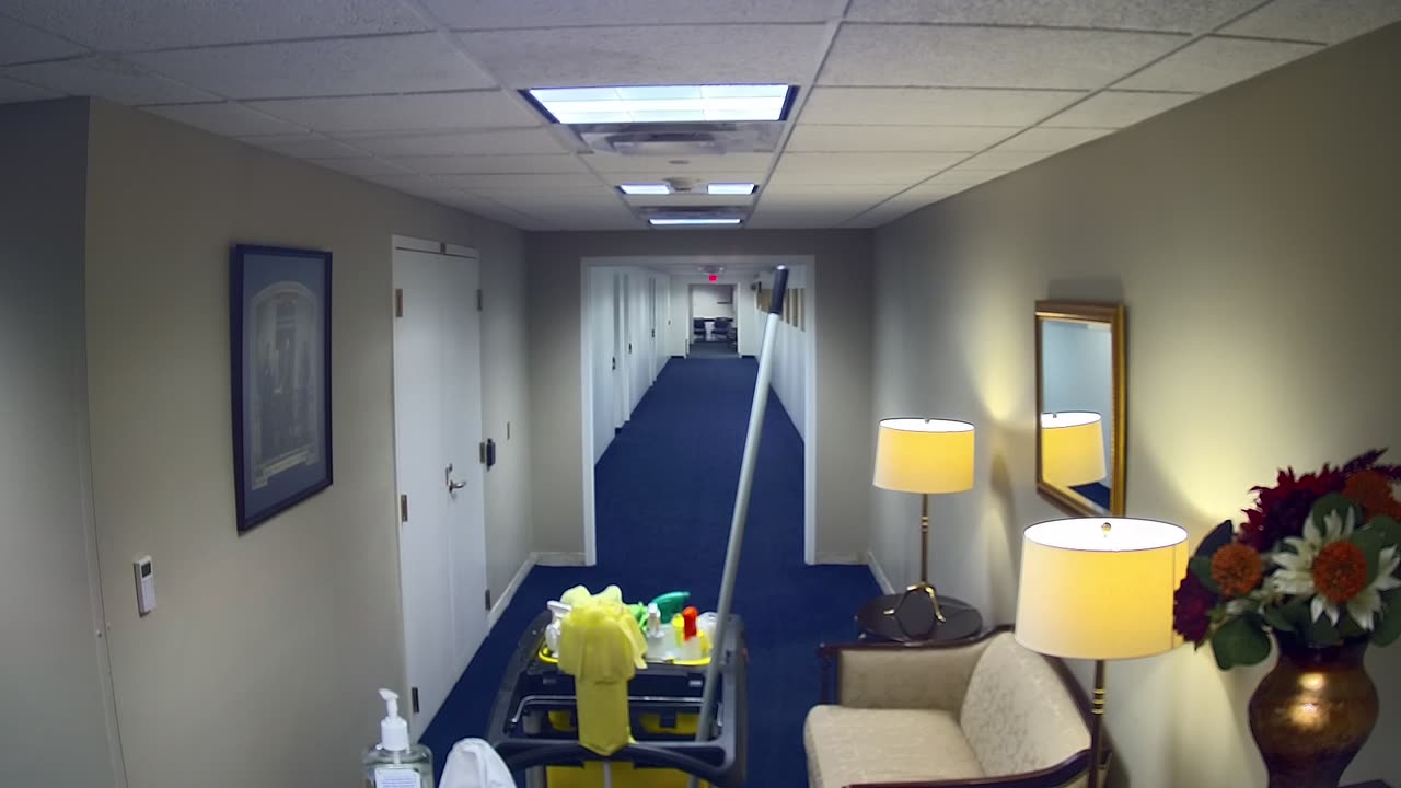 0963USCH04S405Hallway_2021-01-05_05h40min01s160ms.mp4