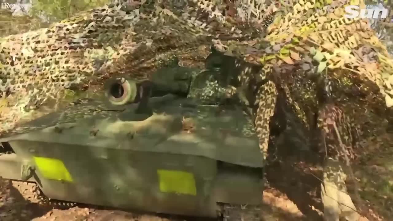 'We'll chase them out'_ Ukrainian troops shell Russian position north of Kherson