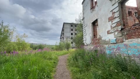 THE WILD RUSSIAN SLUMS SCARED ME 🇷🇺