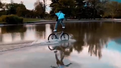 This guy is insane on the bicycle