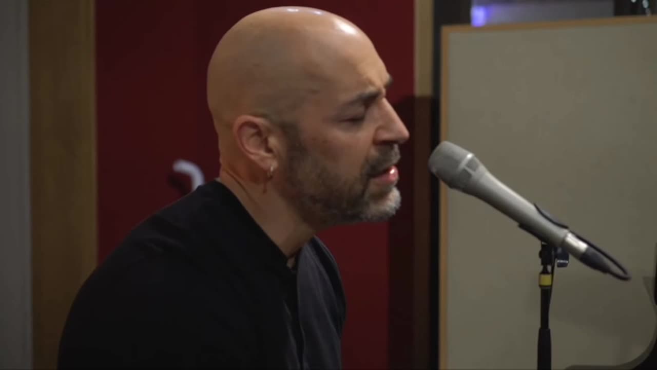 Joe Atelier Cover-Version of Brown Eyed Girl