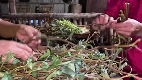 Find Lake Snail With My Mother Under Big Rain / Fresh Lake Snail Recipe / By Countryside Life TV