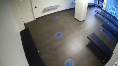 8030FCOB01128BadgingWaitingArea_2021-01-06_16h20min01s030ms.mp4