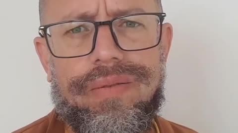 Povo da china vai as ruas contra o governo chinês inspirados. O Brasil