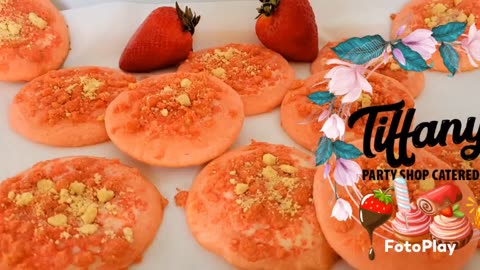 Strawberry crunch cookies