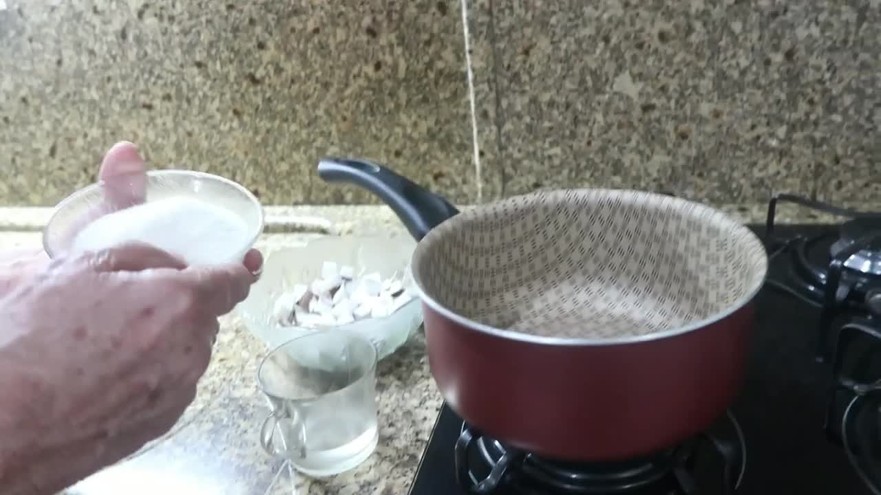 COCO CARAMELIZADO - COQUINHO CROCANTE - Receitas da Vó Lurdes