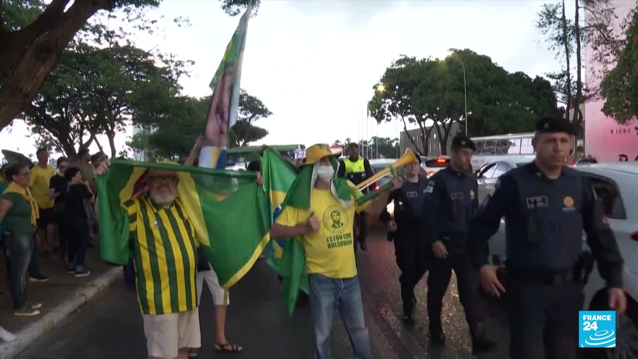 Trucks, protesters block Brazil highways after Bolsonaro rout • FRANCE 24 English