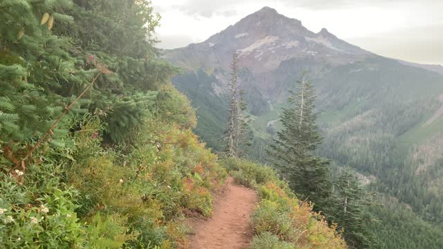 Oregon – Mount Hood – DOES. NOT. FEEL. REAL. – 4K