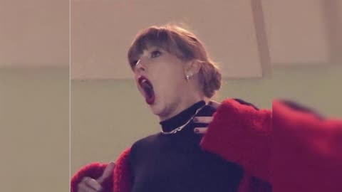 Taylor Swift Reaction When Travis Kelce Catch at Green Bay vs Chielfs Game 03 December 2023