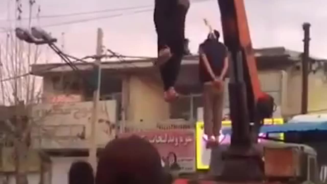 Iran: 3 robbers brutally killed a jeweller in his shop, as an example they were publicly executed..