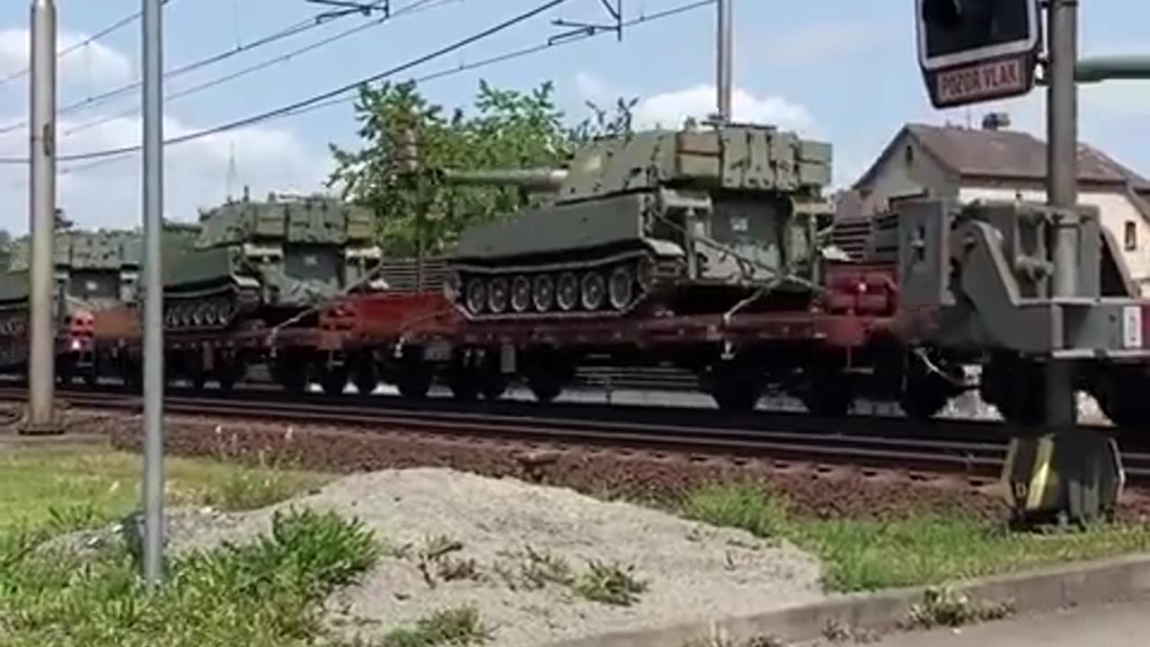 Dozens of Massive M109 Guns Moving Through my Home City