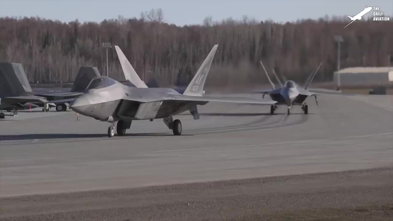 Drain Out F-22’s Toxic Smoke Before Take off