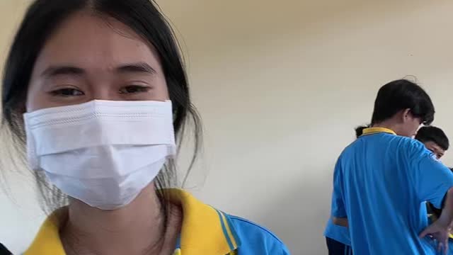 Bạn kiểu: tao làm bạn mày hơi lâu rồi đấy